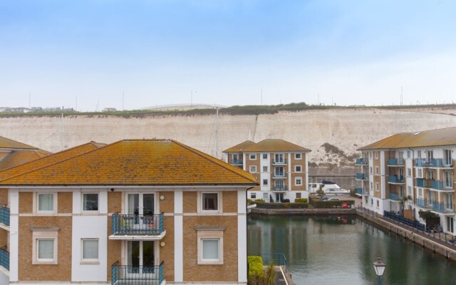 Guestready - Beautiful 2BR Apartment @ Brighton Marina - Free Parking