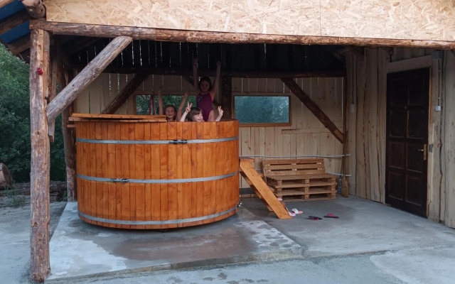 Casa Rustic Fehér & Fekete Vendégházak