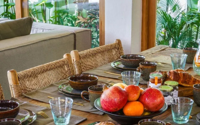 Villa Kauh - Luxury Tropical 5BR Villa