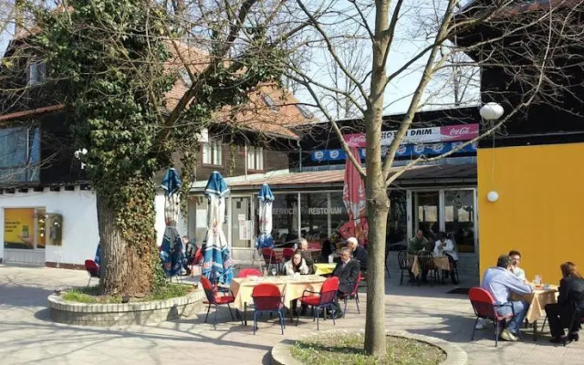 Motel Stari Hrastovi