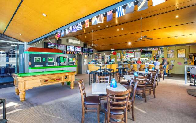 Nightcap at Riverside Hotel