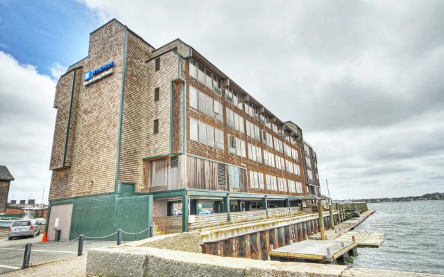 Club Wyndham Inn on Long Wharf