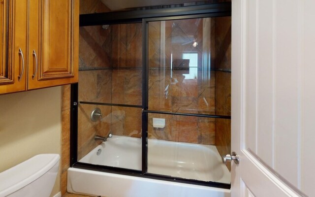 Seascape 1211 2 Bedroom Condo by RedAwning