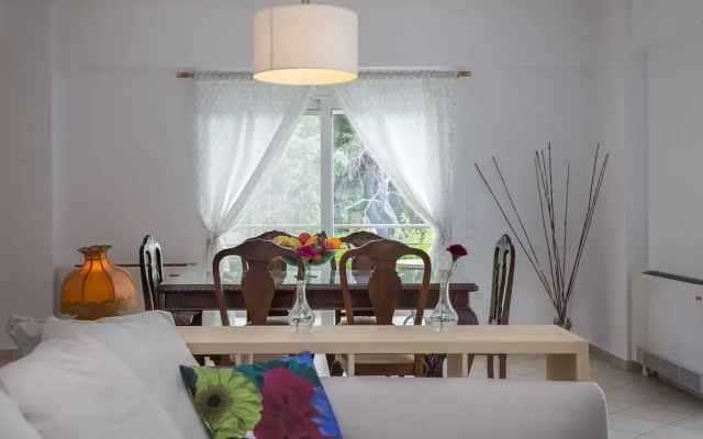 290m² Villa with Pool close to the Airport