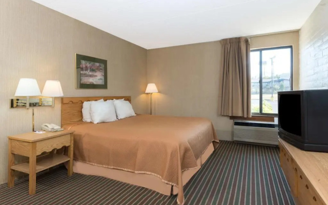 Travelodge Dayton Airport