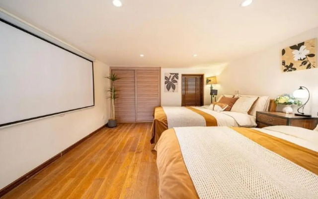 Shanghai Hills& Well-time MCM Family B&B