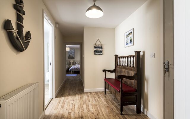 The Sail, Two Bedroom Apartment - Tenby