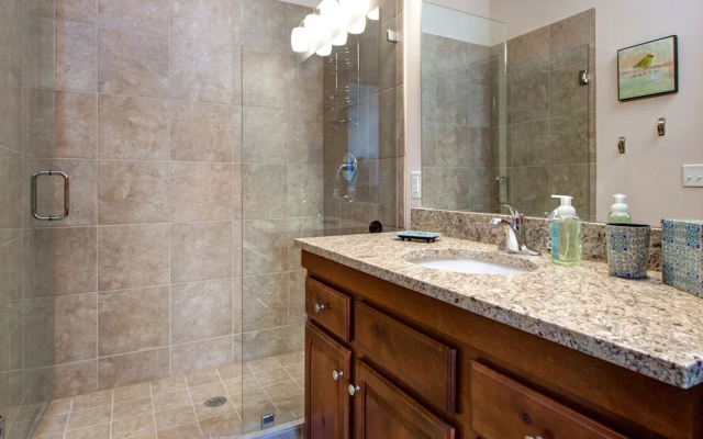 Two-Bedroom Townhome in Newpark Terrace by RedAwning
