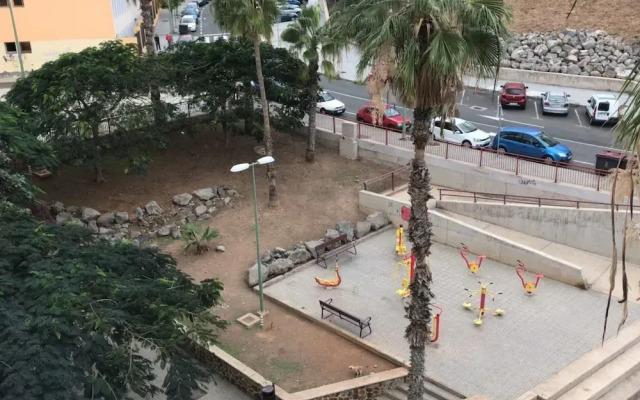 #2 Private Room Renovated Apt Habi