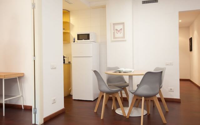 Click&Flat Europa Fira Apartments