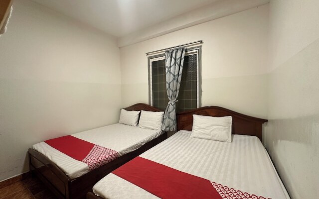 OYO 75466 13 Coins Bang Yai Hotel
