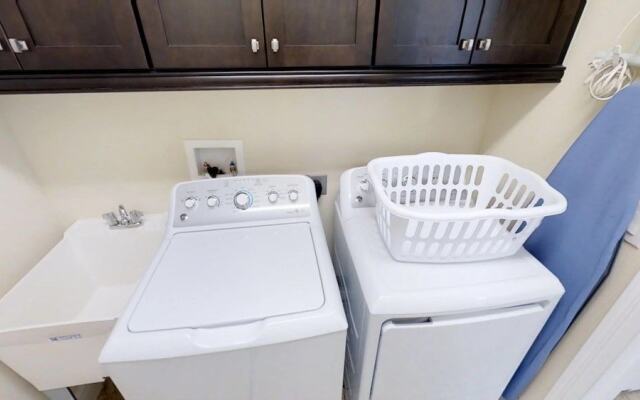 ACO PREMIUM - 6Bd pool and spa (1734)