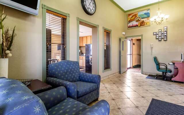 Rodeway Inn Farmington