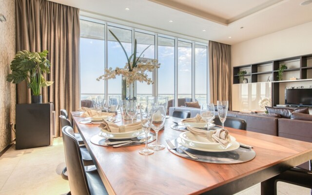 Maison Privee Tiara Diamond