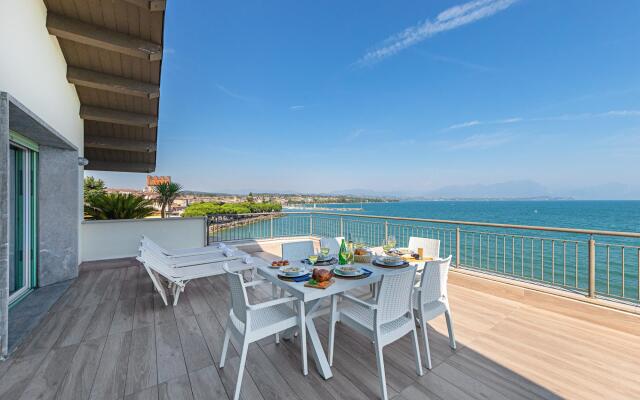 Residenza Miralago With Pool - Penthouse With Lake View