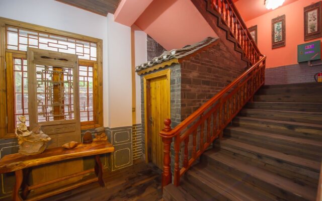 Yangshuo Scenic Mountain Retreat