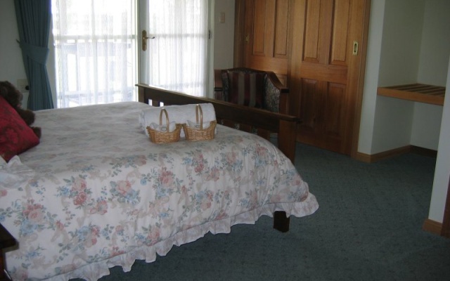 Buttercup Cottage and Private Apartment – Guest Rooms – Merrijig