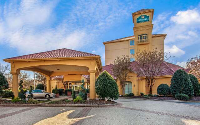 La Quinta Inn & Suites by Wyndham Winston-Salem