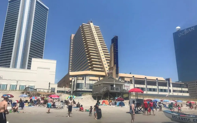 Two Beachfront Stylish Cozysuites on the Boardwalk