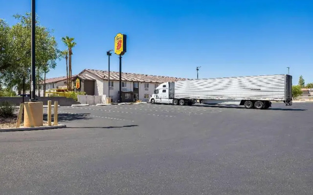 Super 8 Goodyear/Phoenix Area