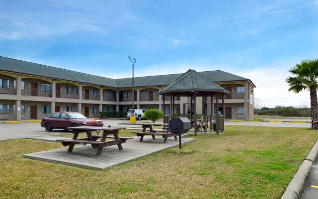 Econo Lodge Inn & Suites Port Arthur near Sabine Pass