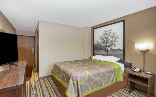 Hotel 81 Palace