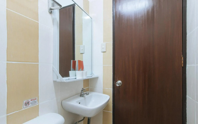 Reddoorz near Landers Superstore Cebu City