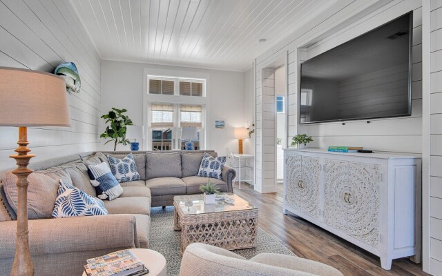 Good Vibes At Sunflower Beach