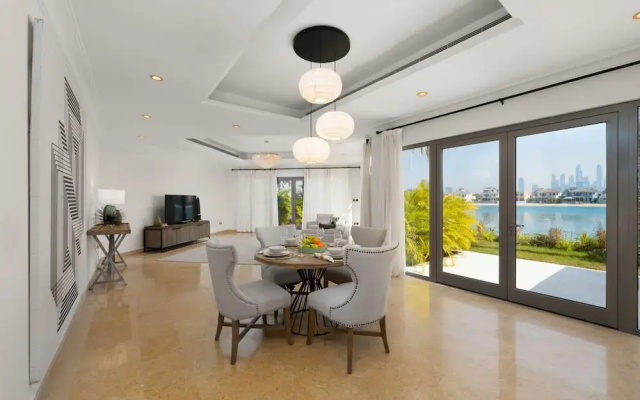 Exclusive Villa w Private Pool Garden Beach