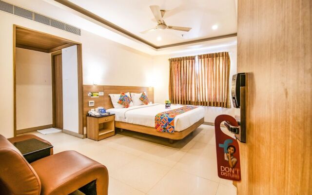 Fabhotel Prime Royal Castle