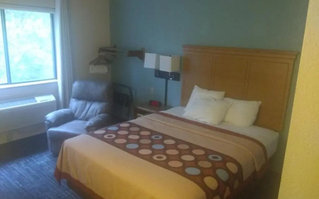 Super 8 Baxter/Brainerd Area