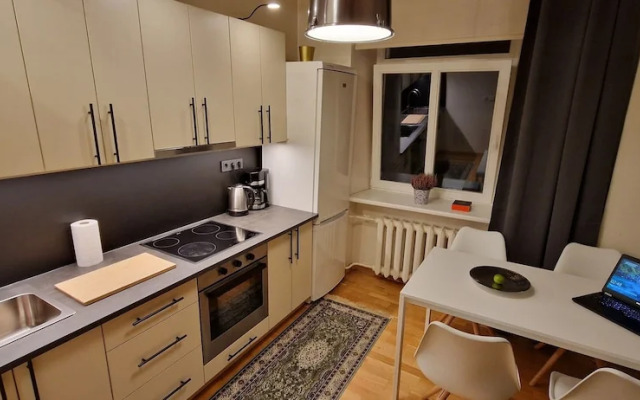 Tyzen38 Luxury Apartment