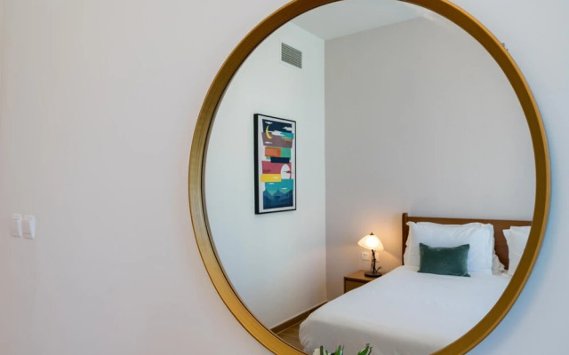 SuperHost - Waterfront Luxe Apartment With Great Canal Views