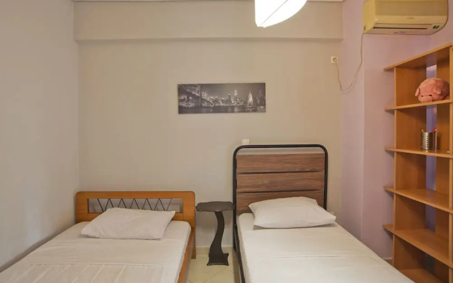Seaside Apartment in Piraeus