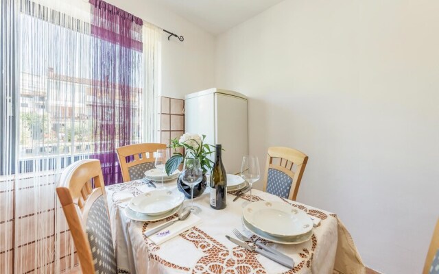 Nice Apartment in Pula With Wifi and 2 Bedrooms