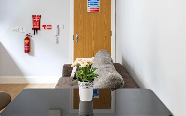 1-bedroom Apartment With Private Garden