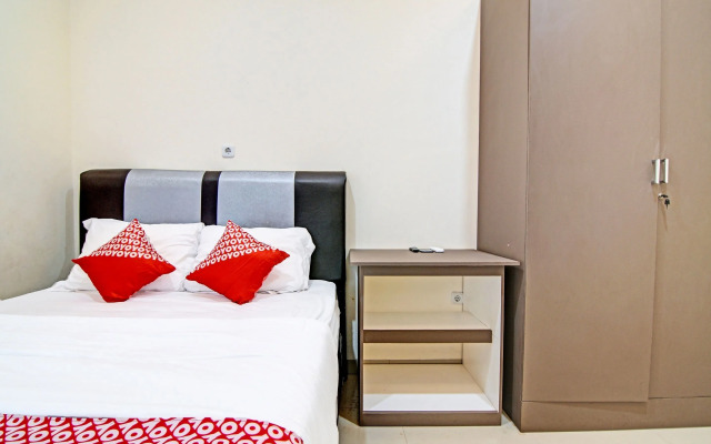 OYO 91269 R&s Living Residence