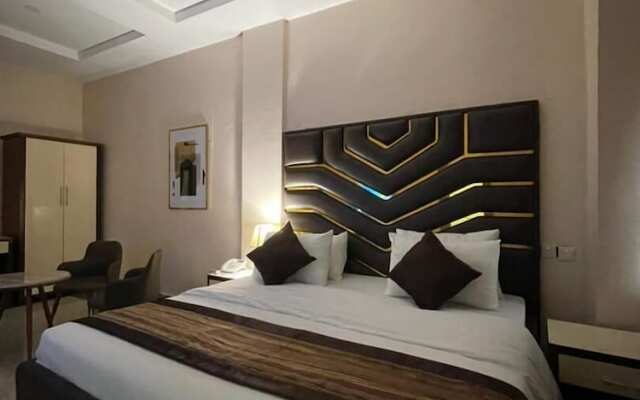 De Silver Green Luxury Hotel