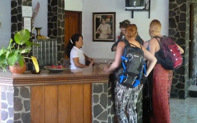 Rini Hotel