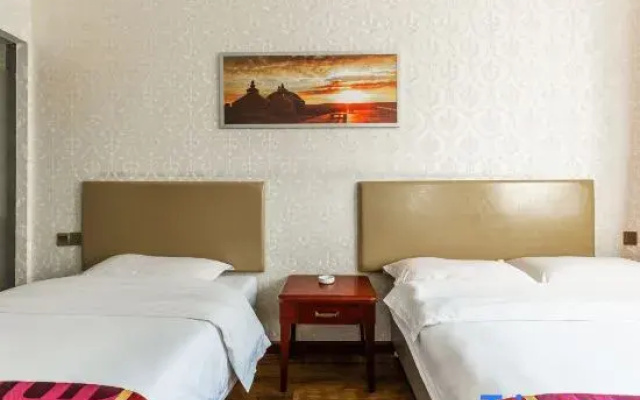 Manzhouli Yinmao Holiday Hotel (Zhongsu Golden Street Beihu Park)