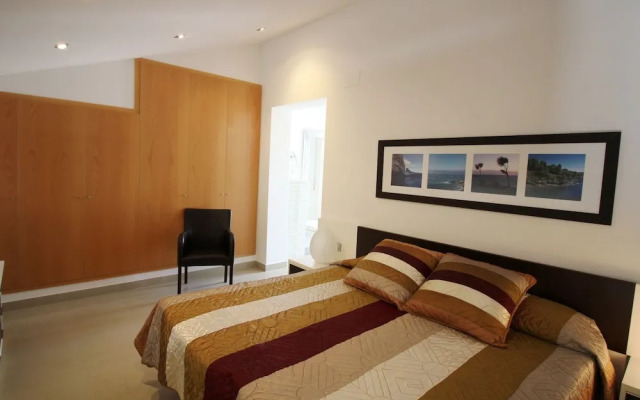 Spacious Apartment in Empuriabrava with Terrace