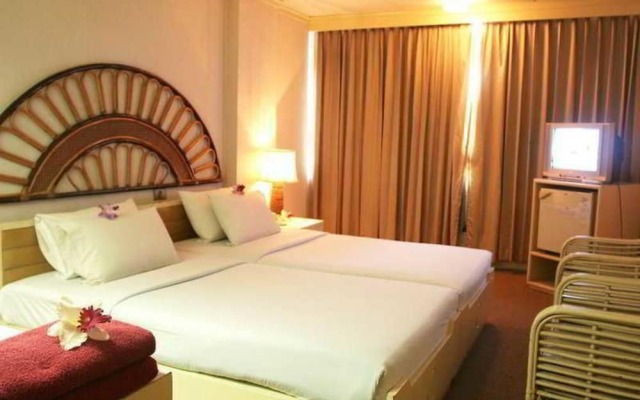 Tipchang Lampang Hotel