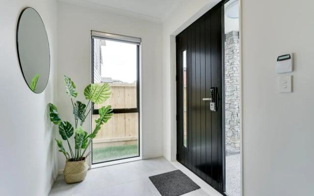Wonderful River View-Brand New Home - 4 Bedrooms