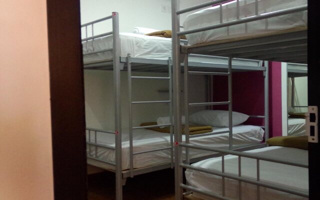 CX Hostel Kuta Raya