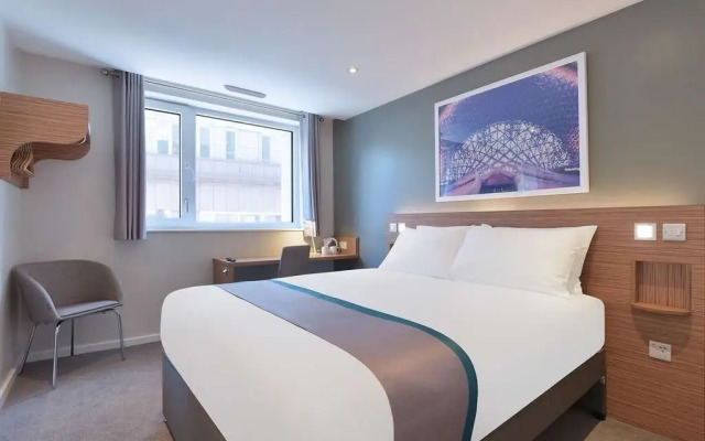 Travelodge Plus London Manor House