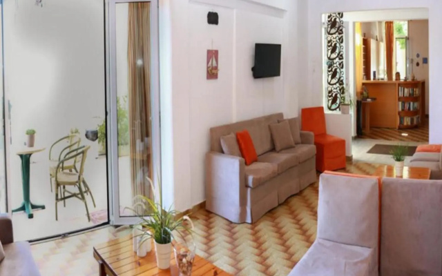 Zorbas Beach Hotel
