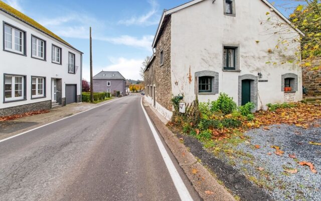 Cosy Holiday Home in Cherain near Forest