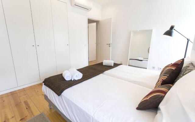 LovelyStay - Cais Apartment River View