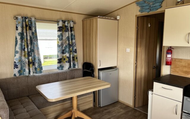 pet Free 2 Bedroom Caravan With Decking at Heacham
