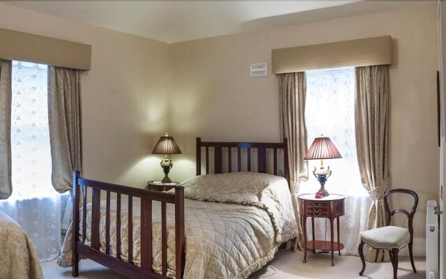 Moate Lodge